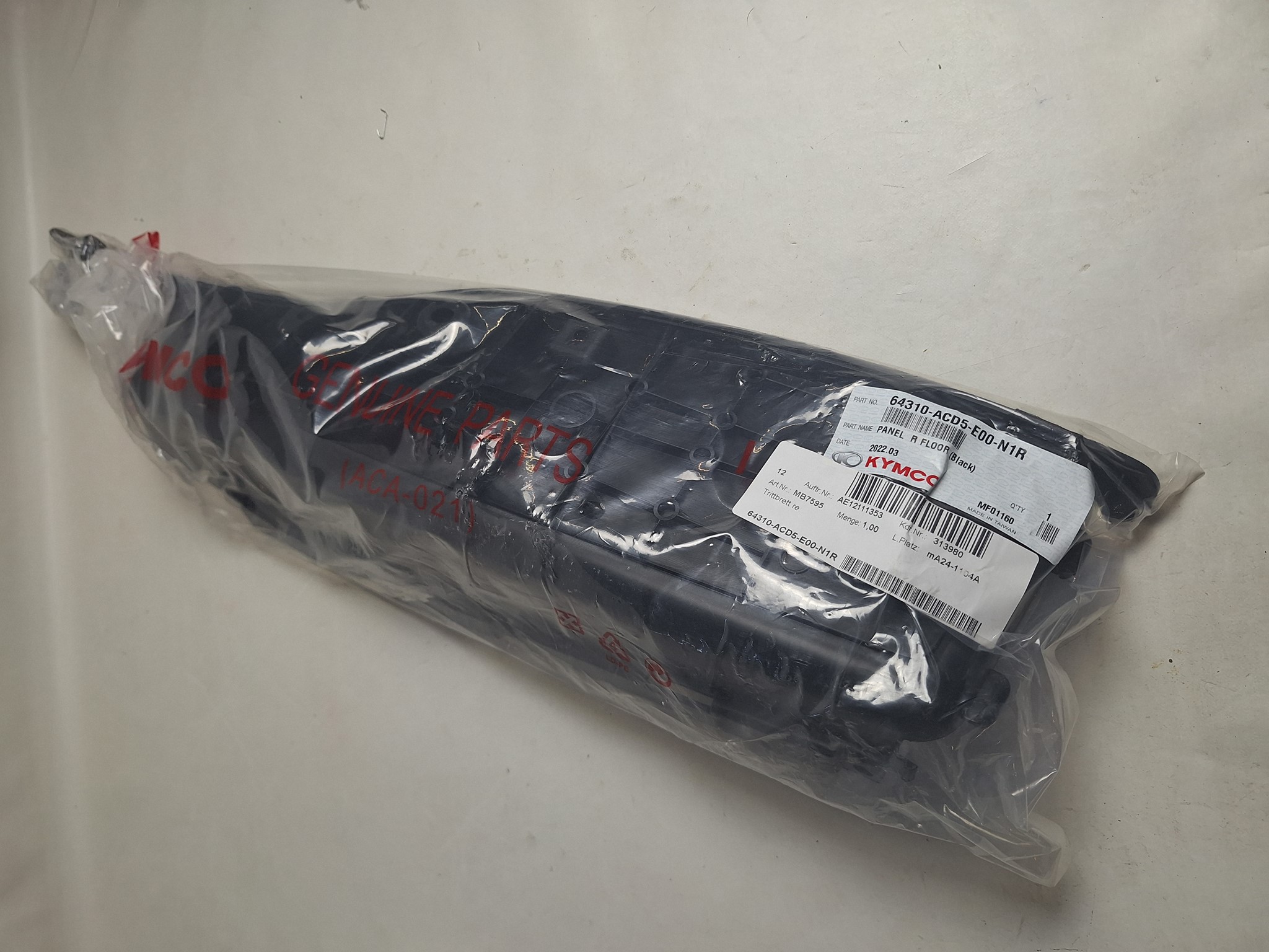 Picture of Kymco  DOWNTOWN350I ABS EUROIII  TRITTBRETT RECHTS  64310-ACD5-E00-N1R